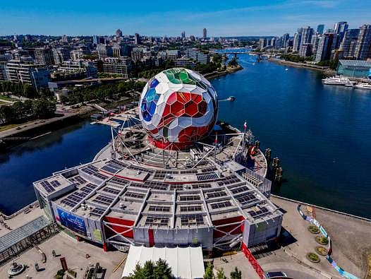 Vancouver’da Dünya Kupası modası: İkonik Science World Kubbesi dev bir maç topuna dönüştü