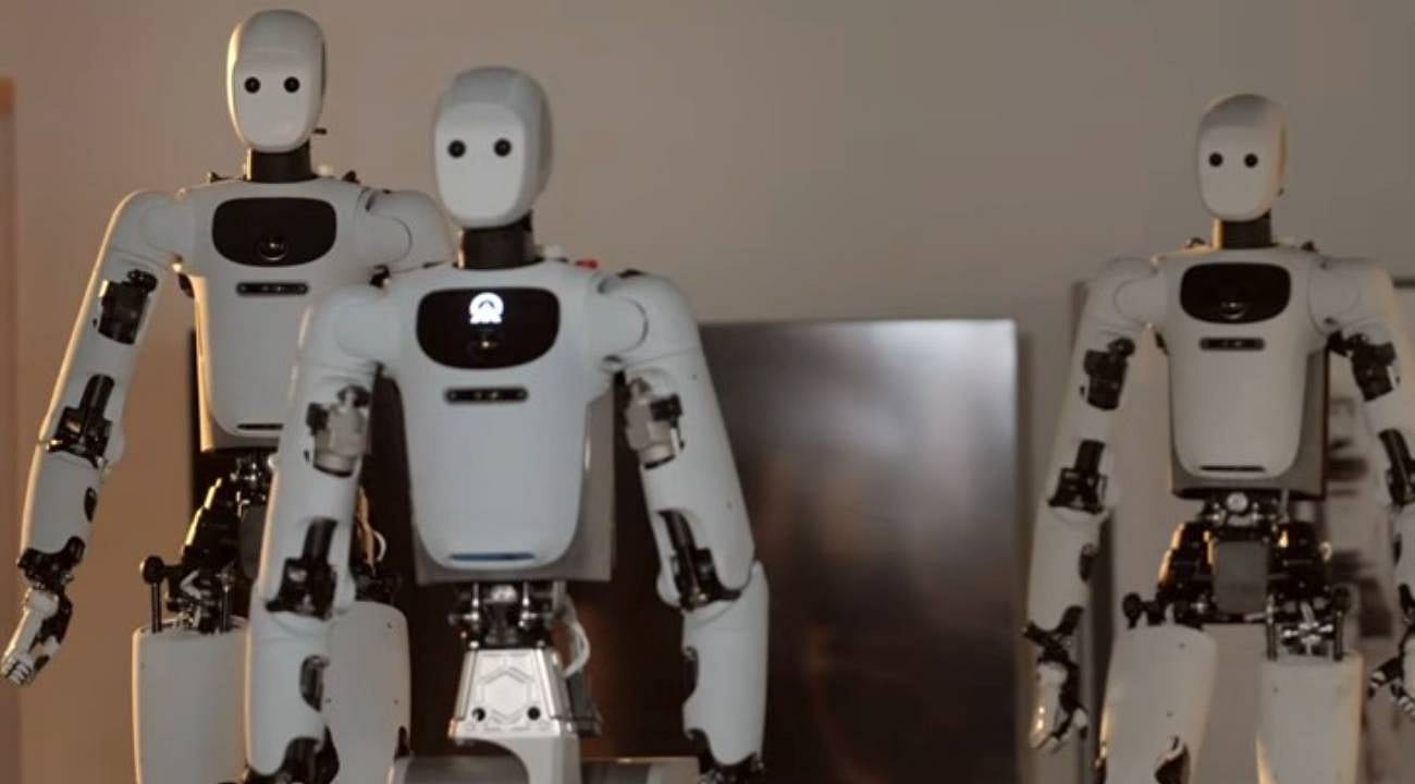 Yapay zeka sanayiye iniyor: Binlerce insansı robot 7/24 'Robot Okulu'nda eğitiliyor