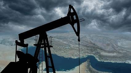 Hürmüz Boğazı belirsizliği depolama ihtiyacını artırdı: Petrol ihracatında yeni rotalar öne çıkıyor