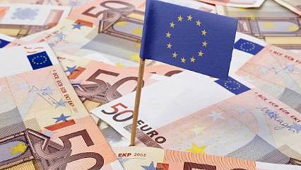 Faiz kararı öncesi banka anketi: Euro Bölgesi bankaları kredi musluklarını kısıyor