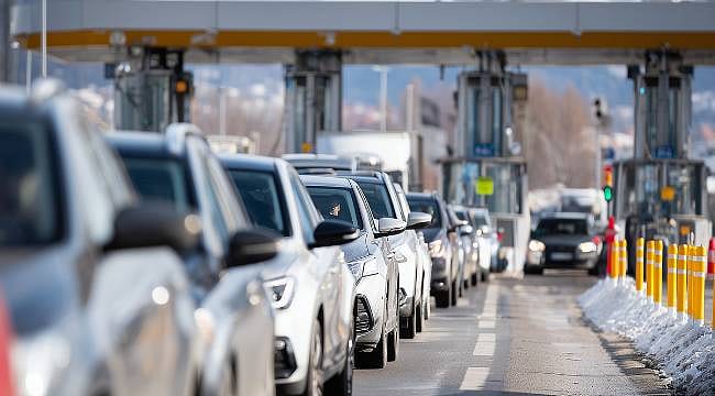 Resmî Gazete'de yayımlandı: Gurbetçilerin geçici araç getirme şartları değişti! İşte yeni kurallar