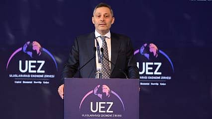 "Ekonomi jeopolitik cam tavan altında şekilleniyor"