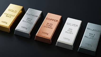 Rekordan düşüşe: Değerli metaller yılın ilk 9 ayını kayıpla kapattı! Yıl sonu için beklentiler