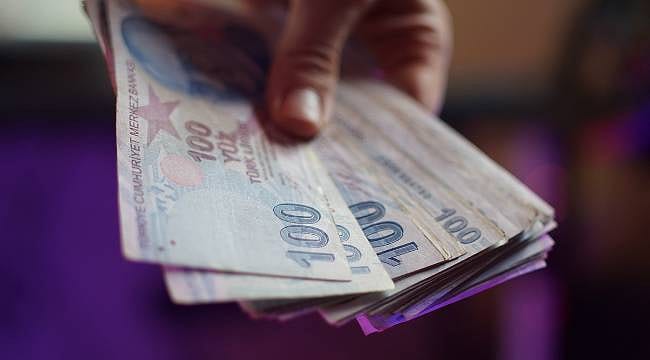 En düşük emekli maaşına zam TBMM'den geçti