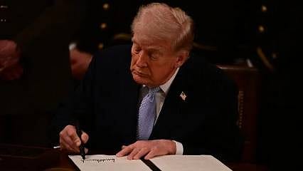 Trump Rusya'ya yönelik yaptırımlar içeren tasarıyı imzaladı