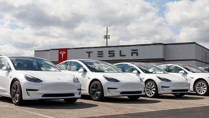 Tesla'nın araç teslimatları 3. çeyrekte beklentileri aştı