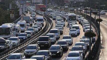 34 milyon sürücüyü ilgilendiriyor: Sigorta primleri yeniden belirlendi! Şehir şehir yeni trafik sigortası fiyatları