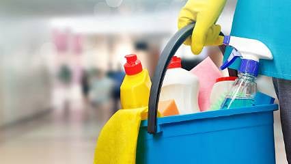 Dikkat: Gündelikçi temizlikçiye sigorta yapmamanın bedeli ağır olabilir! Ev hizmetlerinde sigorta rehberi