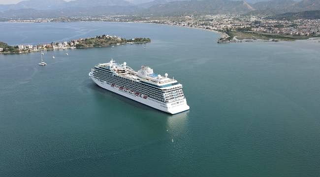 Fethiye 2026 sezonunun ilk kruvaziyer gemisini ağırladı