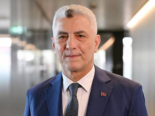 "Mal ve hizmet ihracatı toplamının 450 milyar dolara ulaşmasını hedefliyoruz"