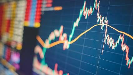 4 hissede özel emir trafiği: Garanti ve Migros listede