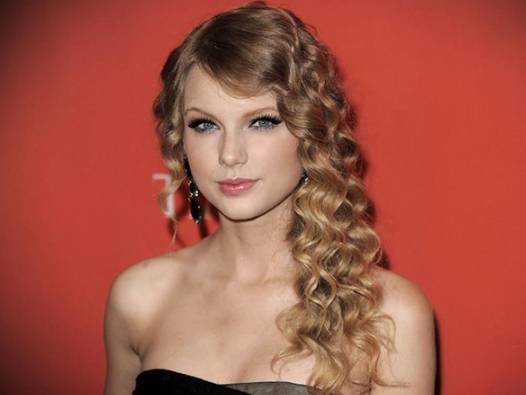 Milyarder pop yıldızı rekorları altüst etmeye devam ediyor: 6. kez müzik dünyasının zirvesinde