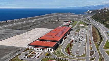 Detaylar: Rize-Artvin Havalimanı ilk çeyrekte 294 bin yolcuya hizmet verdi