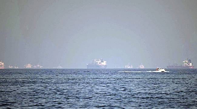 İran, Hürmüz Boğazı’ndan koordinasyonsuz geçiş konusunda uyardı