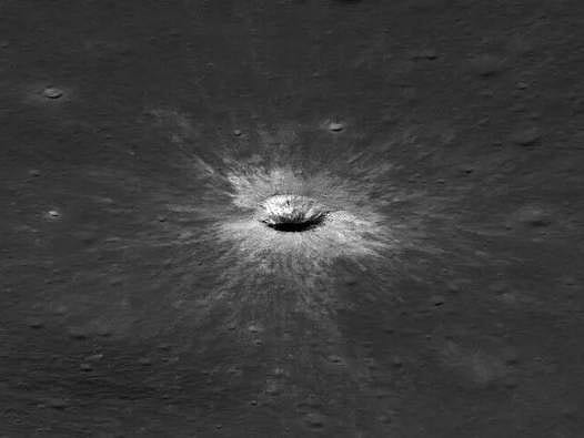 NASA'nın Ay Keşif Uydusu, Ay'da devasa krater keşfetti