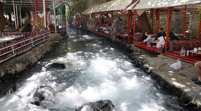 Yaz sıcağından kaçanların rotası: Bölgenin serinleten doğa harikaları