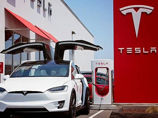 "Uçan Araba" tanıtımı Tesla hisselerini kurtarmadı: Gözler yarın açıklanacak 3. çeyrek bilançosunda