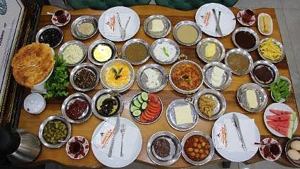 Guinness Rekorlar Kitabı'ndan dünya gündemine: Van Kahvaltısı gastronomi turizmindeki marka değerini katlıyor
