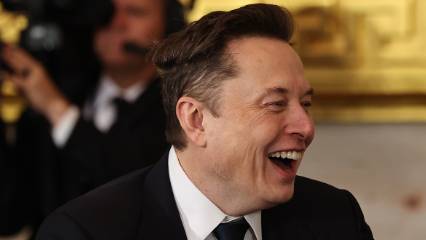 Tarihte bir ilk: Musk 800 milyar dolar sınırını aşan ilk insan oldu