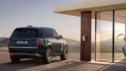 Yeni yılda yollarda: Patent rekorlu ilk elektrikli Range Rover siparişe açıldı