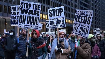 Detaylar: ABD’lilerin yüzde 56’sı İran’a yönelik saldırılara karşı