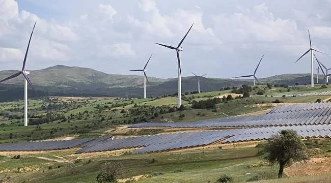 Güneş ve rüzgârda 10 yıllık kazanım: 354 milyon ton karbon engellendi