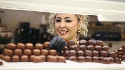 Hayalini KOSGEB ile gerçeğe dönüştürdü: Şimdi ayda 1 ton çikolata üretiyor