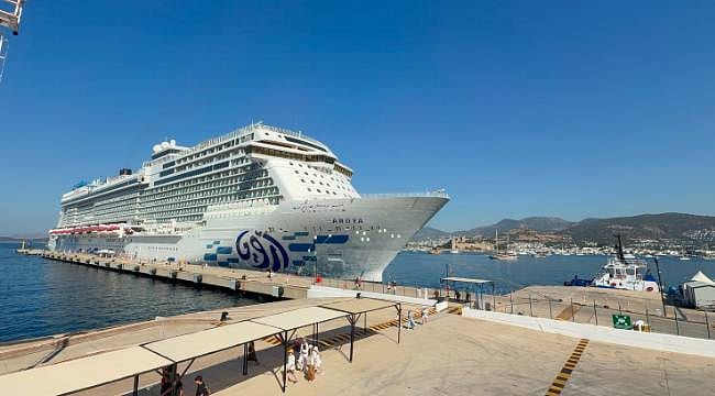 Dev kruvaziyer gemisi yeniden Bodrum’a geldi
