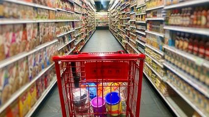 Pazar günü zincir marketler kapanacak mı? Bakanlık yetkililerinden ilk açıklama geldi