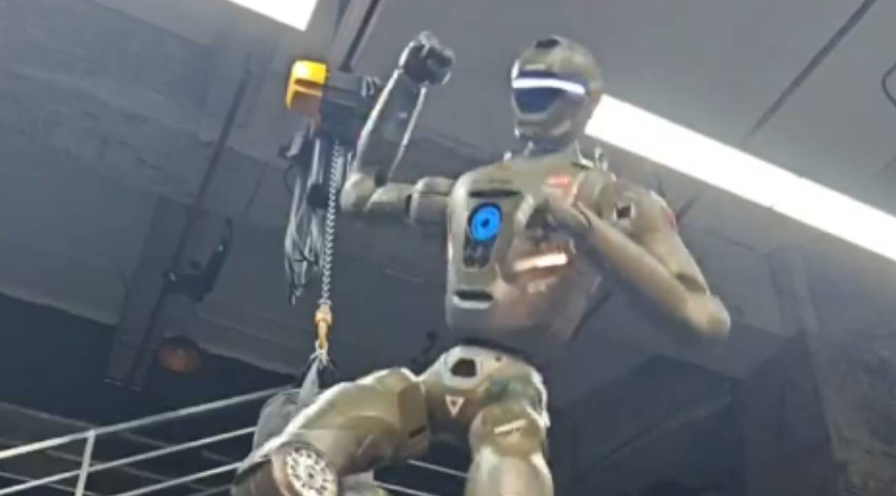 İnsansı robot, patronu yere serdi