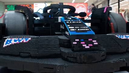 Yapımı 22 bin saat sürdü: 400 bin lego parçalı Formula 1 aracı Ankara’da