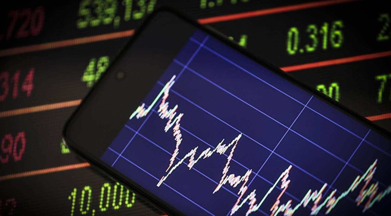 Küresel piyasalarda yön arayışı sürüyor