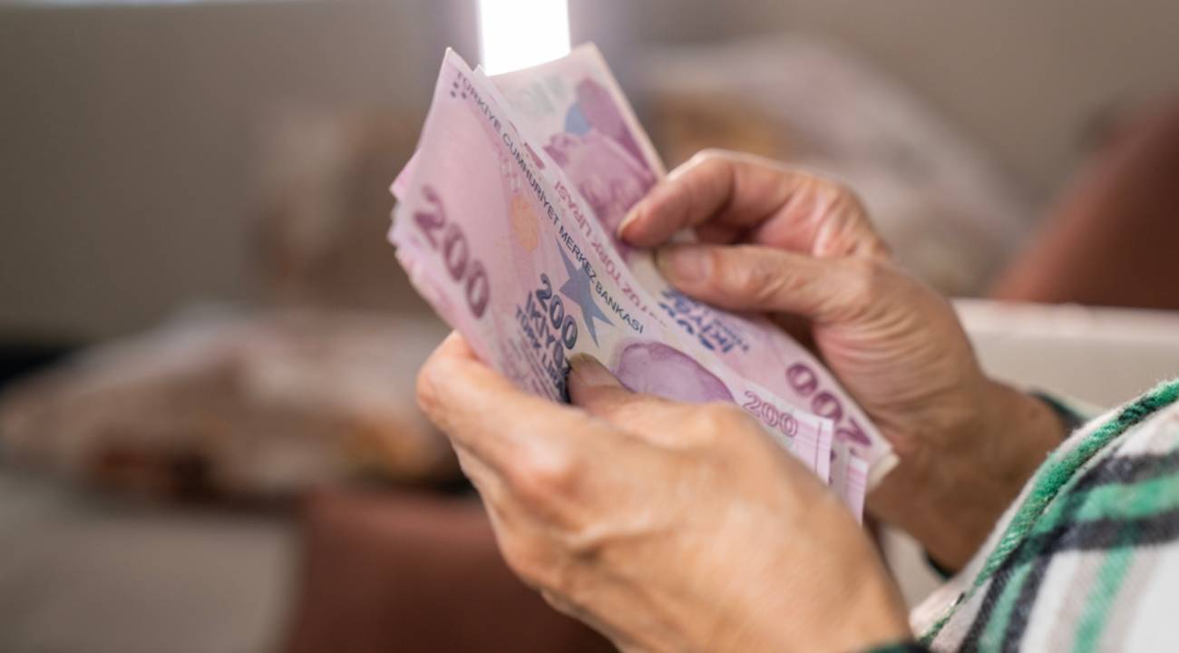 Ne zaman emekli olurum? SGK merak edilen soruya yanıt verdi