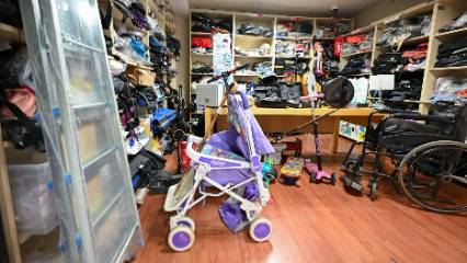 Mikrodalgadan bebek arabasına... İETT araçlarında unutulan eşyalar böyle sergilendi