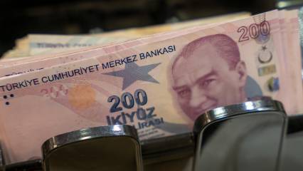 Milyonlarca emekli merakla bekliyor: En düşük emekli maaşı hesaplara ne zaman yatacak?