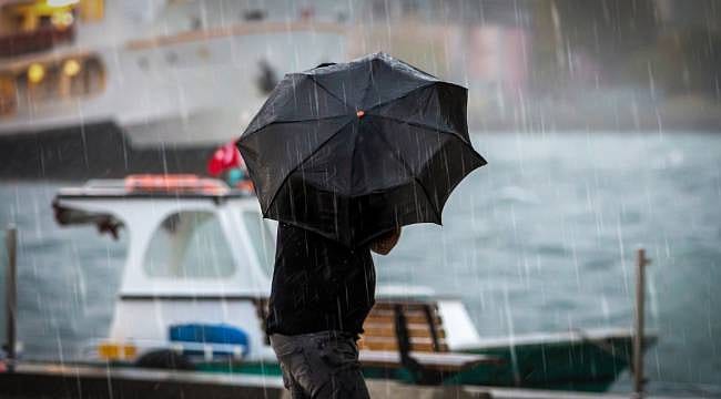 İstanbul'da kuvvetli sağanak yağış uyarısı! AKOM saat vererek duyurdu