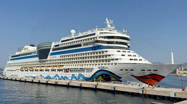 Bodrum'a kruvaziyer ilgisi sürüyor: "Aidablu" ile 2 bin 349 turist geldi