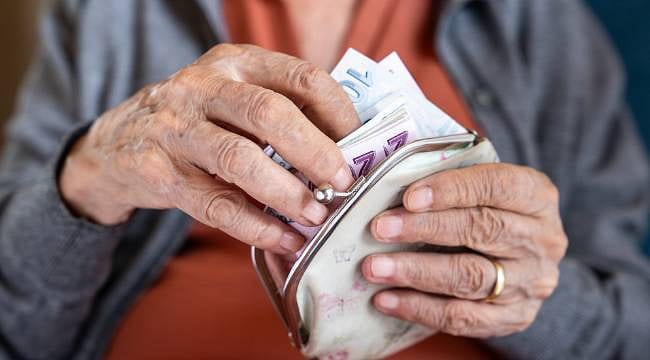 Emekliye promosyon yarışı hızlandı: Bankaların tutarları ne kadar oldu? İşte Şubat 2026 banka banka emekli promosyonları