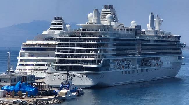 Bodrum’da kruvaziyer hareketliliği: İki gemi binden fazla turistle geldi