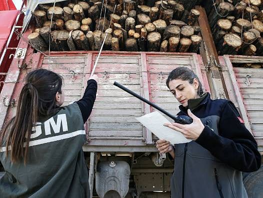 Ormanlar için kadınlardan yoğun mesai: Bursa'da sahada aktif görev