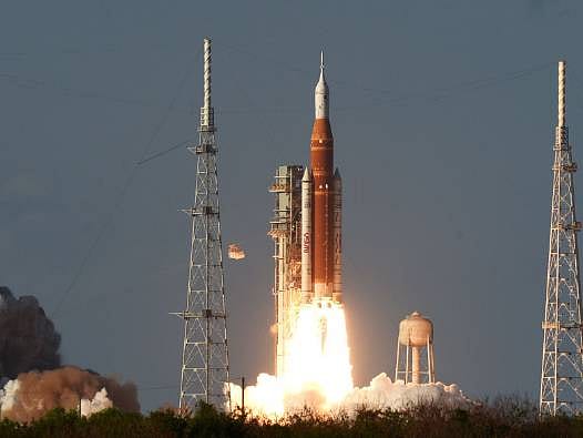 Ayda kritik görev tamamlandı: Artemis II ekibi Dünya’ya doğru yola çıktı