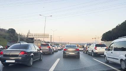 Araçlarda multimedya ekran yasak mı? Ses sistemi cezası ertelendi mi?