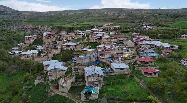 Sivas'ın "zaman tüneli" keşfedilmeyi bekliyor: 8 asırlık Çiğdemli Köyü