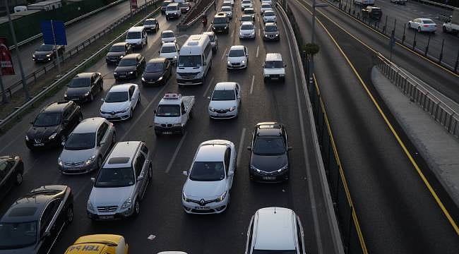 Milyonlarca araç sahibini ilgilendiriyor! Ödemeden trafiğe çıkanlara para cezası yolda