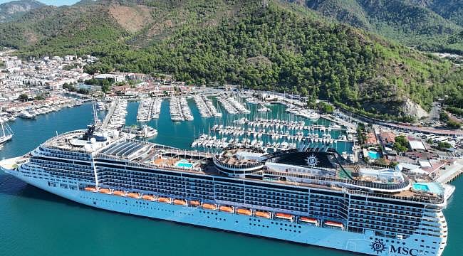 333 metrelik dev kruvaziyer Marmaris'e geldi: Gemide 5 binden fazla kişi var
