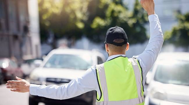 İstanbullular dikkat! E-5'te trafik 12 gün boyunca belirli saatlerde yan yola aktarılacak