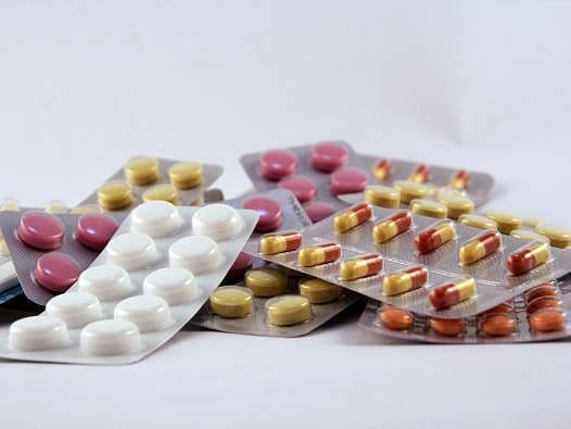 ABD Başkanı Trump’tan flaş vergi hamlesi: İthal ilaçlara yüzde 100 gümrük vergisi geliyor