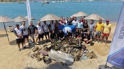 Deniz dibinden çıkanlar şaşırttı: Drone ve ütü dahil 370 kilogram atık çıkarıldı