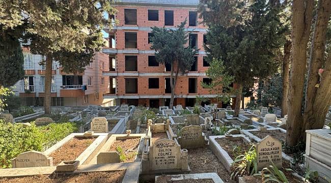 İstanbul'da mezarlık manzaralı sıfır evler! Binayla mezarlar arasındaki mesafe şaşırttı