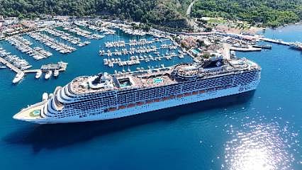Detaylar: Marmaris’e yüzen şehir yanaştı: Dev kruvaziyerle bir günde 3 Bin 786 turist geldi